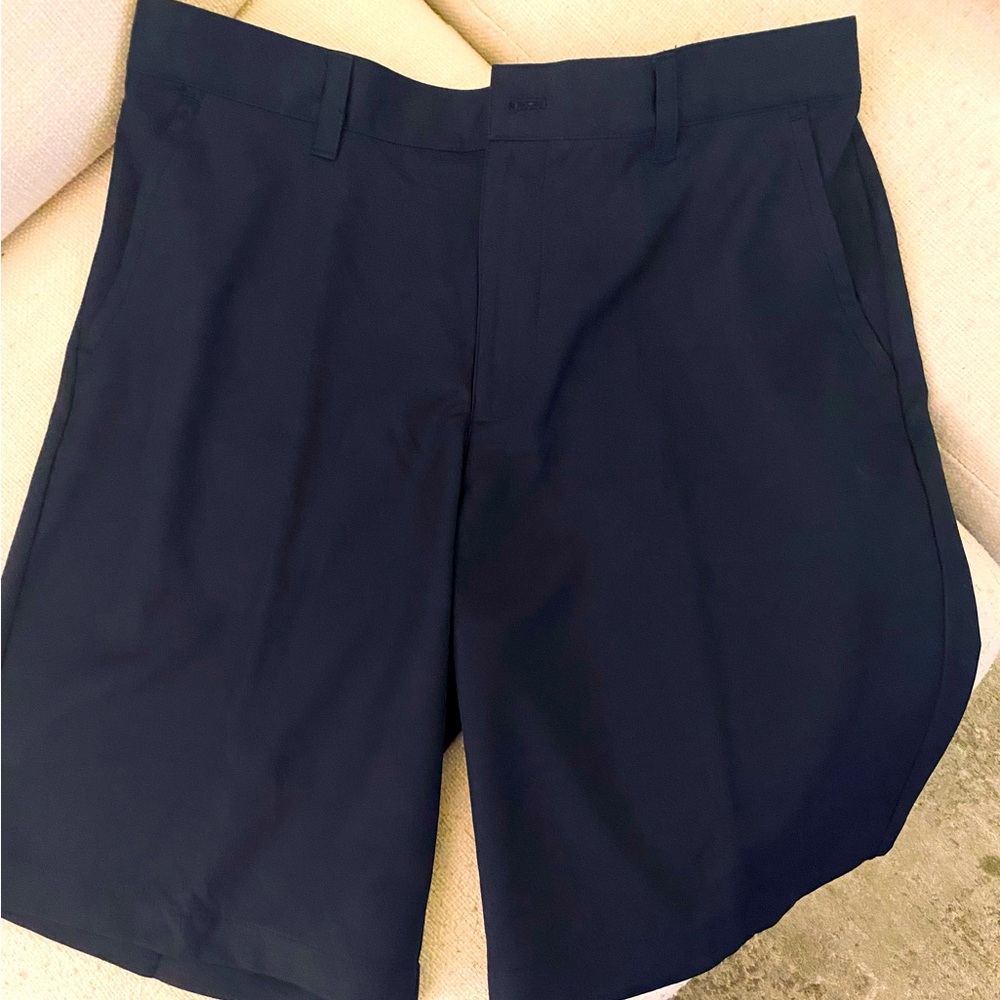 IZOD Golf shorts